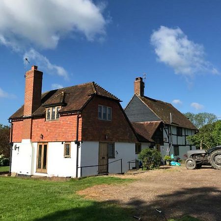 Hurst Hill Bed & Breakfast Dunsfold Exterior photo